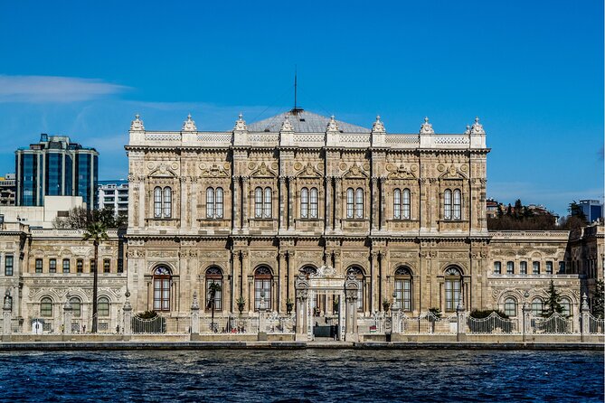 Bosphorus Evening Cruise: Dinner, Live Shows & Private Table - Ortaköy Mosque and the Bosphorus Bridge
