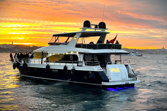 Bosphorus Sunset: An Enchanting Yacht Cruise in Istanbul - Why a Bosphorus sunset cruise works so well in Istanbul