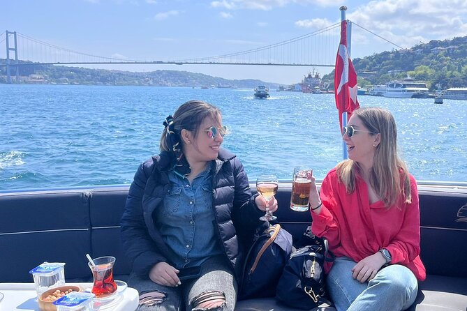 Bosphorus Yacht Cruise with Stopover on the Asian Side - (Morning or Afternoon) - The 30-minute stop in Kanlıca