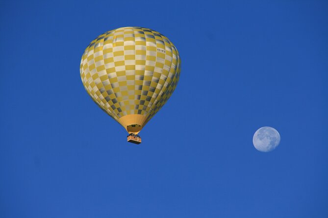 Cappadocia Balloon Ride with Breakfast, Champagne AT GOREME OVER - Pilot commentary and the feeling of safety