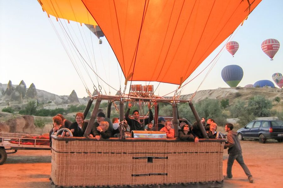 Cappadocia: Discover Sunrise on a Hot Air Balloon - Watching the balloon crew prepare for takeoff