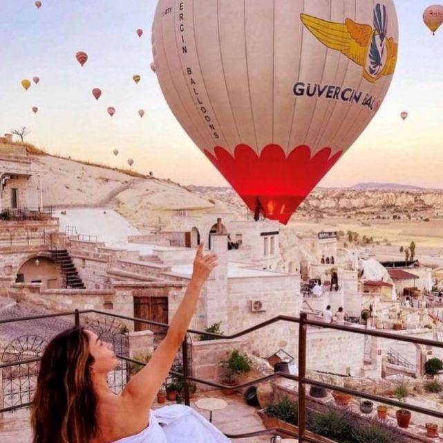 Cappadocia: Fairy Chimneys Sunrise Hot Air Balloon Flight - Touchdown, toast, and the ride back