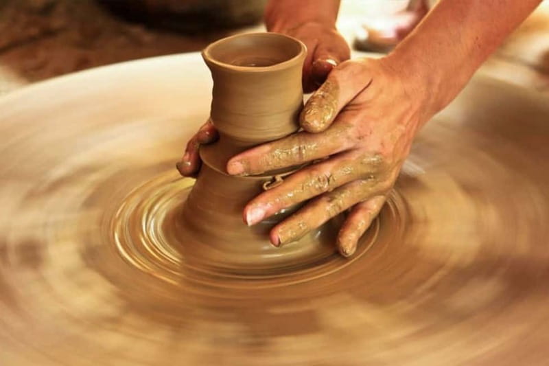 Cappadocia: Guided Red Tour with Lunch and Ticket - Avanos combines lunch with a working craft
