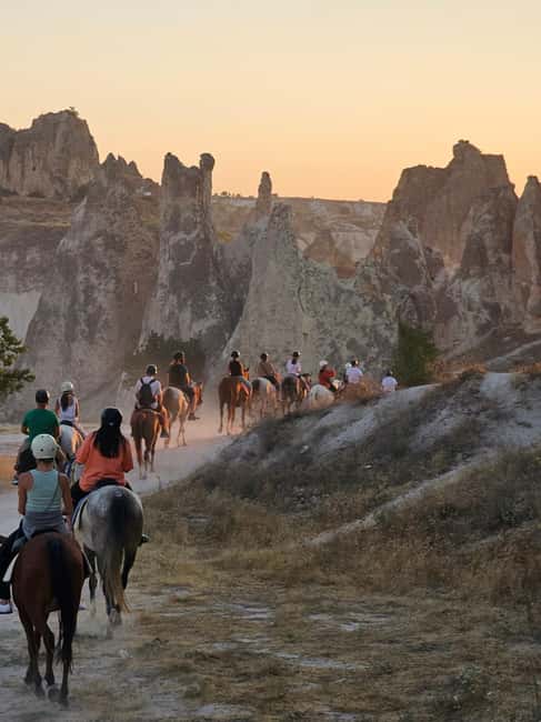 Cappadocia : Horseback riding with fantastic view - Rose and Red Valleys: the classic morning setting