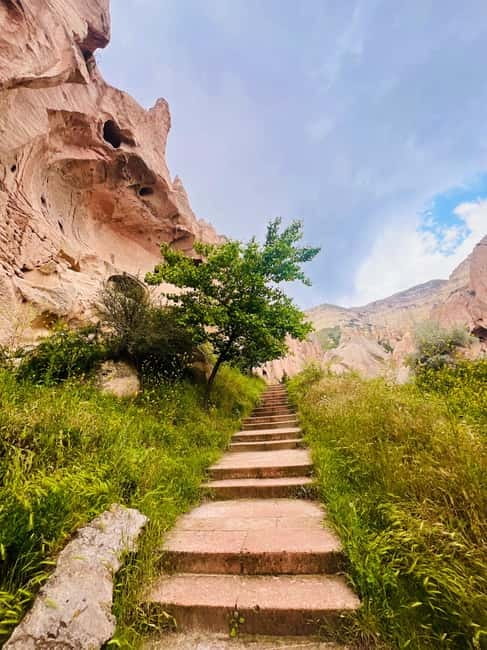 Cappadocia: Red-Line Tour with Lunch and Guide All Inclusive - Devrent Valley and the rocks that resemble animals