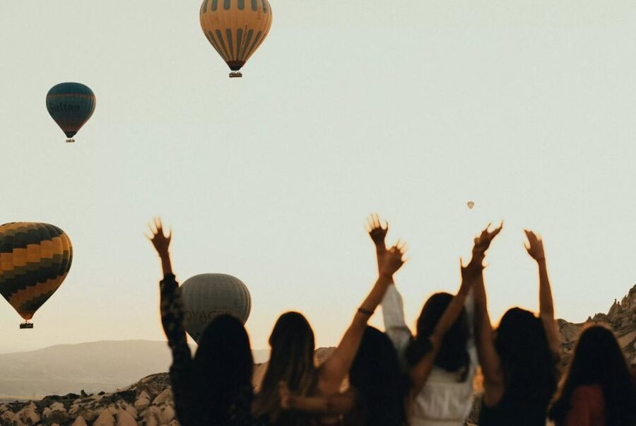 Cappadocia: Sunrise Balloon Watching Tour with Photographer - What the photographer adds