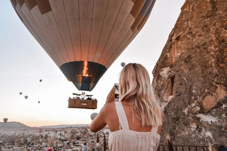 Cappadocia: Sunrise Balloon Watching Tour with Photographer - Snacks, hot drinks, and the early-morning comfort factor