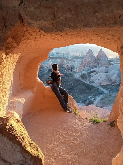 Cappadocia: Sunset Rose Valley Hiking Tour - Following old paths through Rose Valley