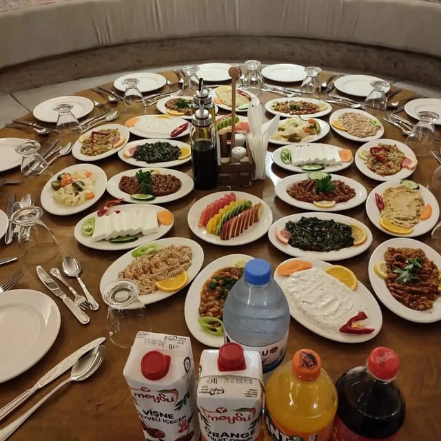 Cappadocia Turkish Night wTransfer,Dinner &Unlimited Drinks - How the cave room affects the evening