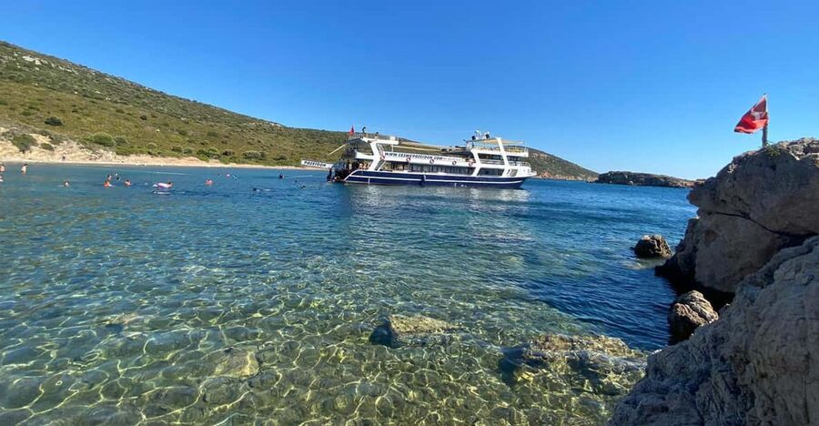 Cesme: Islands and Bays Boat Trip with BBQ Lunch - A BBQ lunch with a view