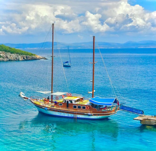 Cesme: Small Group Boat Tour with Open Buffet Lunch - Lunch on board, with one important check