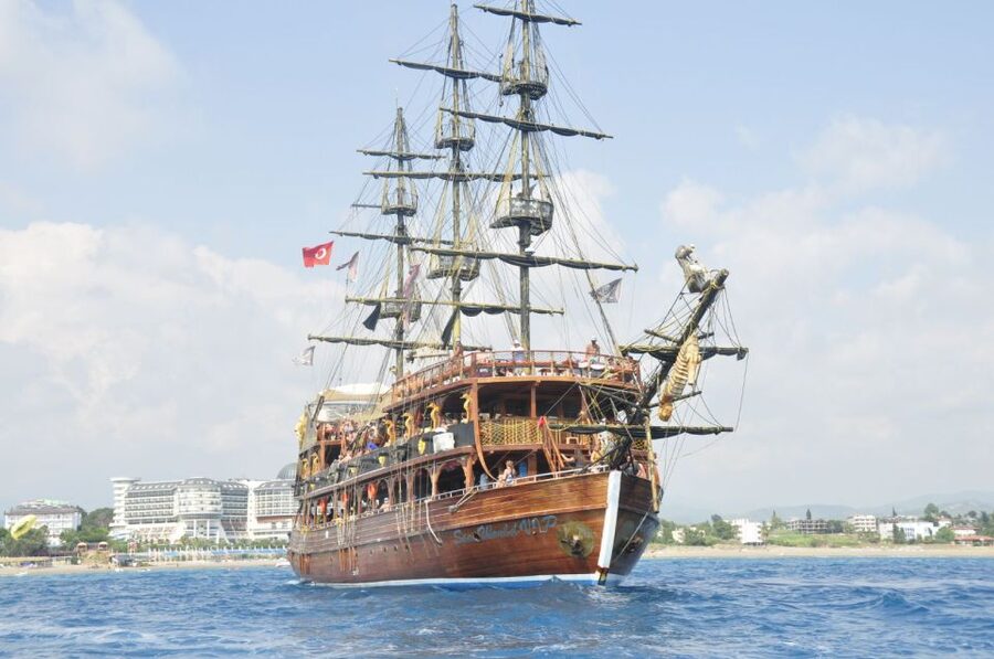 City of Side: Manavgat River Boat Lunch Cruise & Bazaar Tour - Two hours at Manavgat’s public bazaar