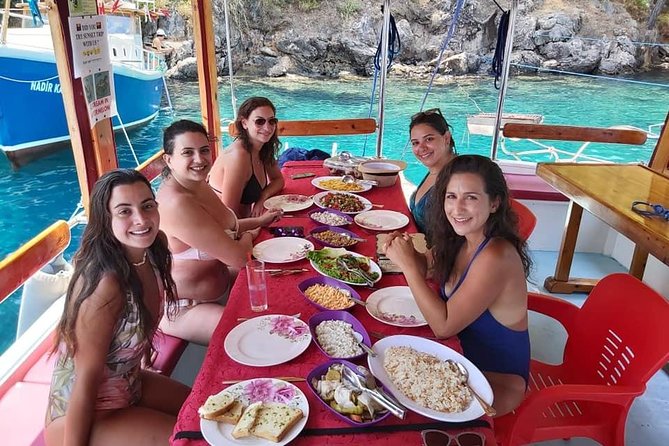 Daily Boat Trip - What the food package really adds