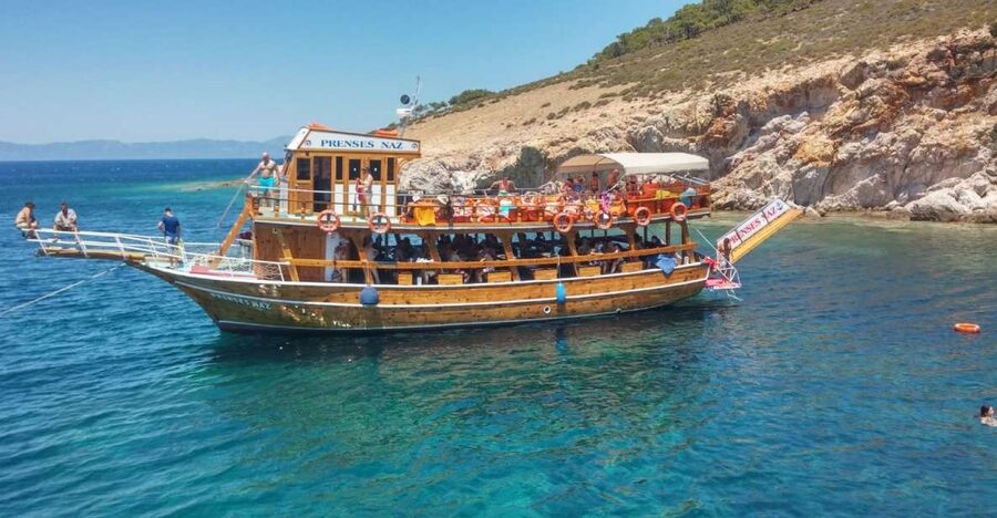Didim/Altinkum: Lazy Day Boat Trip w/BBQ Lunch - Leaving Didim from Altinkum Beach