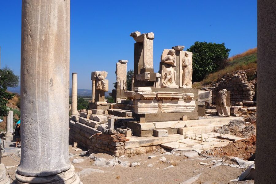 Ephesus Bible Study Tour from Kusadasi or Izmir - Lunch, shopping, and the day’s main drawback