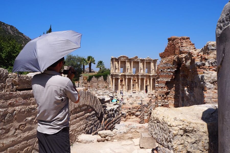 Ephesus: Half-Day Tour from Kusadasi - Temple of Hadrian and the details between the monuments