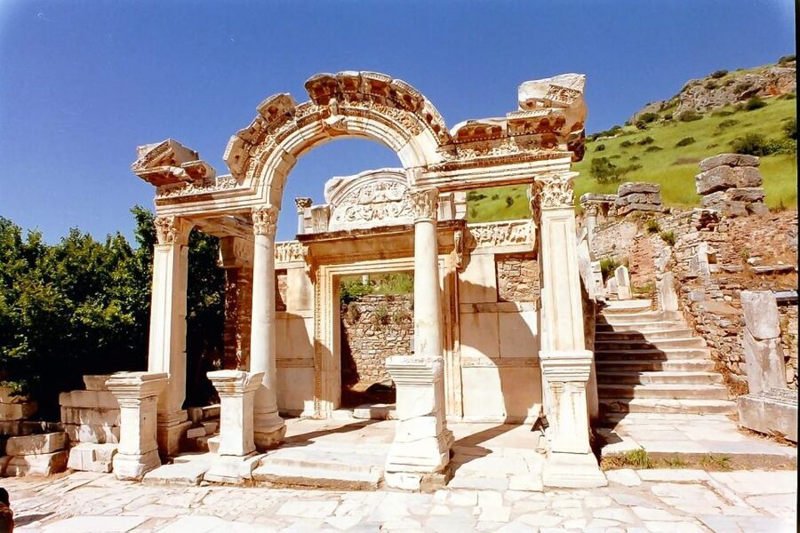 Ephesus: House of Virgin Marry & Artemis w Lunch & Ticket - Why Ephesus is worth giving a full day