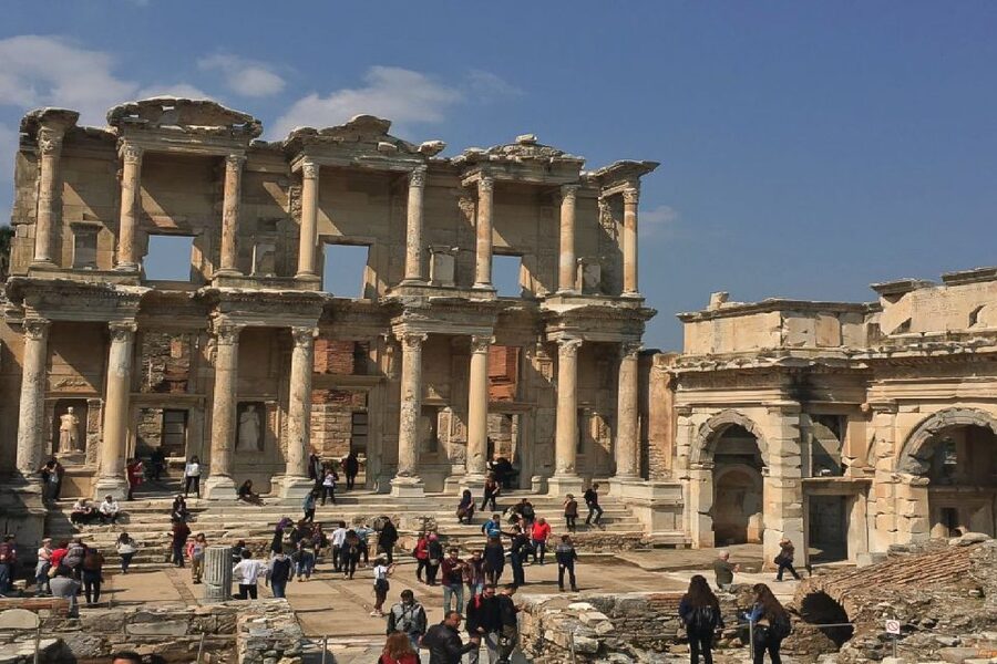 Ephesus: House of Virgin Marry & Artemis w Lunch & Ticket - A guided walk through the Marble Street