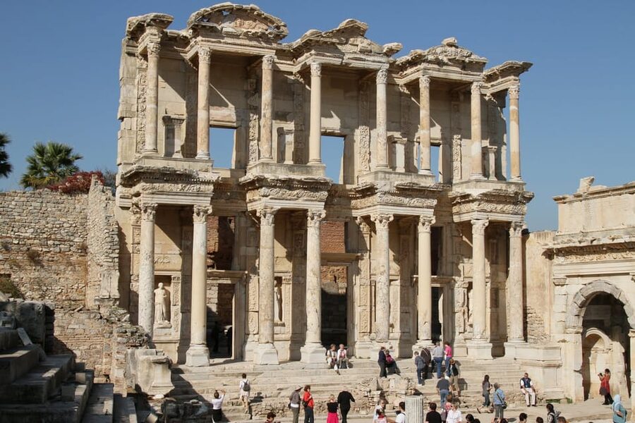 Ephesus, Virgin Mary's House & Sirince Village from Izmir - What the guiding adds at Ephesus