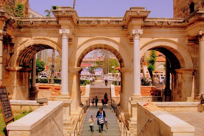 Explore The Old Town With Local Taste - Hıdırlık Tower and the Roman edge of the old town