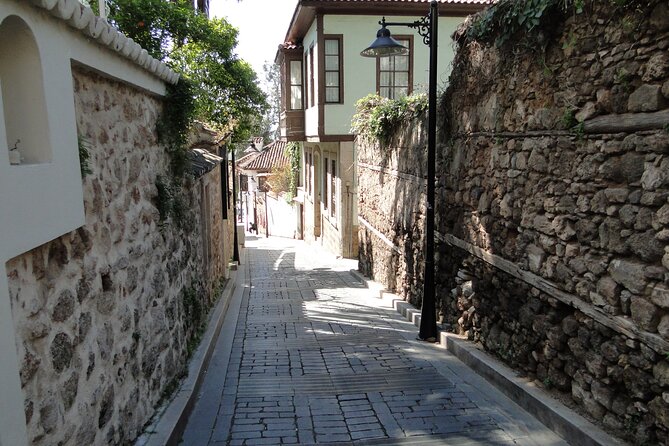 Explore The Old Town With Local Taste - Semolina halva with a Turkish finish