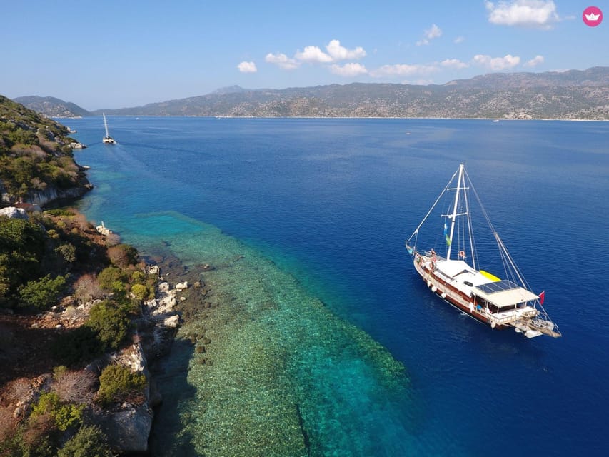 Fethiye: 12 Islands Boat Tour with Lunch and Hotel Pickup - Finding your best place on the boat