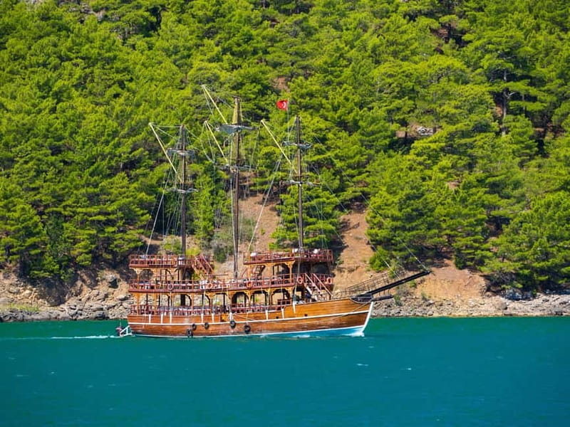 From Alanya: Green Canyon Boat Trip with Lunch and Drinks - Lunch beside the lake