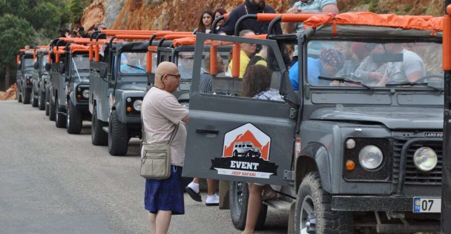 From Alanya: Jeep Safari Tour with Lunch at Dim River - A mountain safari with a water-fight twist