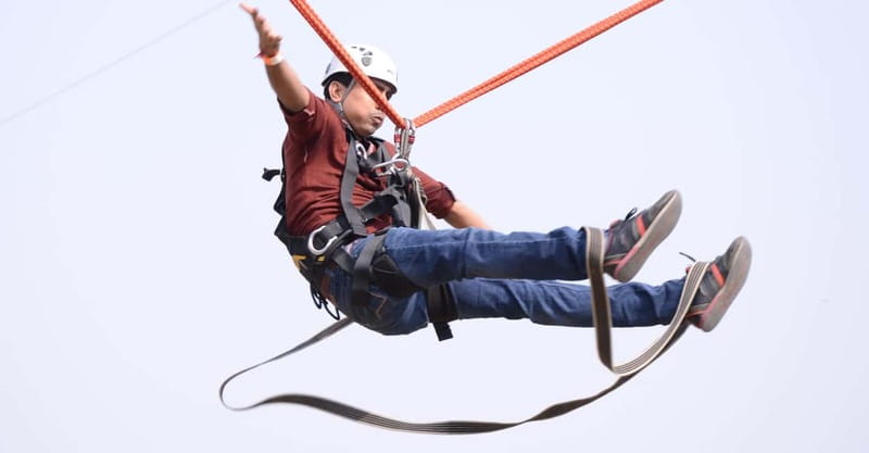 From Antalya: Alanya Paragliding Experience with Beach Visit - The people who make the flight work