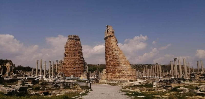 From City of Side: Perge, Aspendos & Kurşunlu Waterfall Trip - The bus ride and group size
