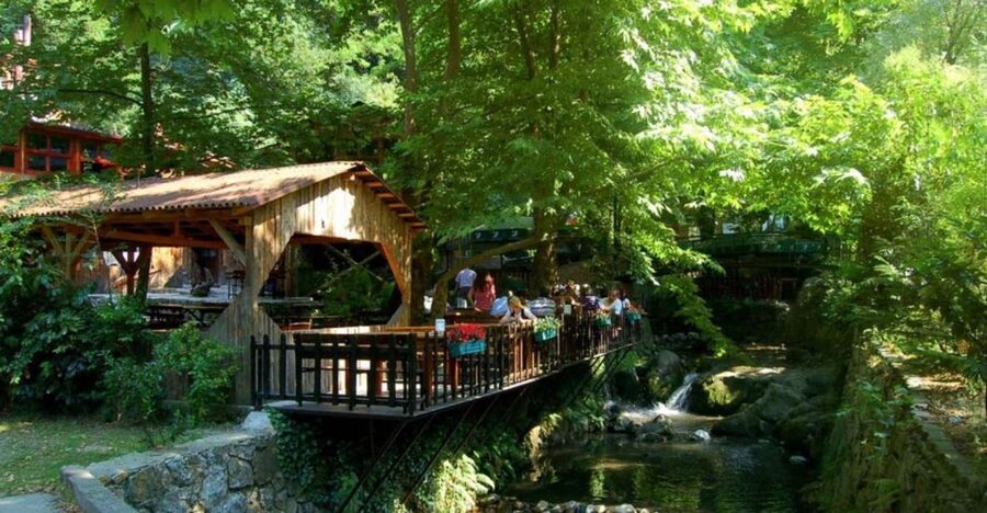 From Istanbul: Guided Day Trip to Sapanca and Masukiye - The long road from Istanbul to Sapanca Lake