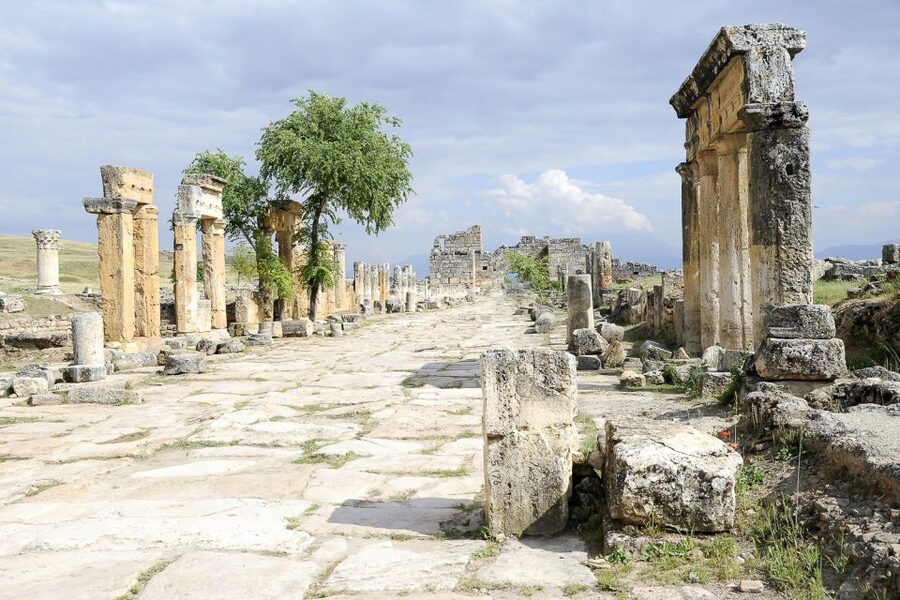 From Istanbul: Private Pamukkale and Hierapolis Day Tour - Walking onto Pamukkale’s white terraces
