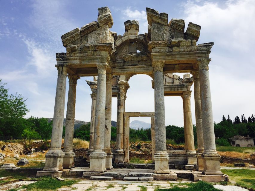 From Izmir: Ephesus, Mary's House Tour with Tickets + Lunch - The Temple of Artemis in a 30-minute stop
