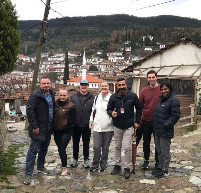 From Izmir: Full-Day Ephesus Tour with Lunch - Lunch in Selçuk and the day’s shopping stops