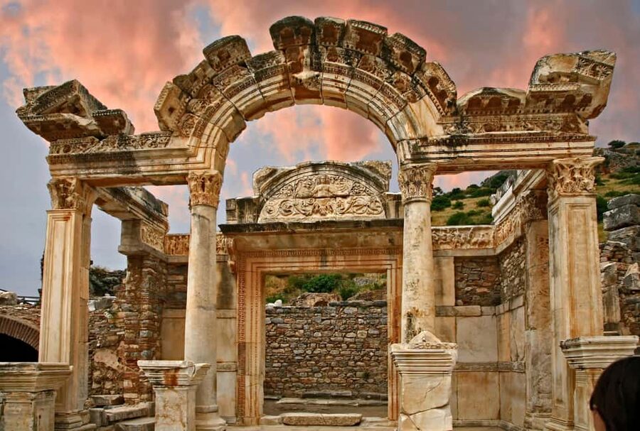 From Kusadasi: Full Day Private or Small Group Ephesus Tour - Leaving Kusadasi Cruise Pier for the ruins