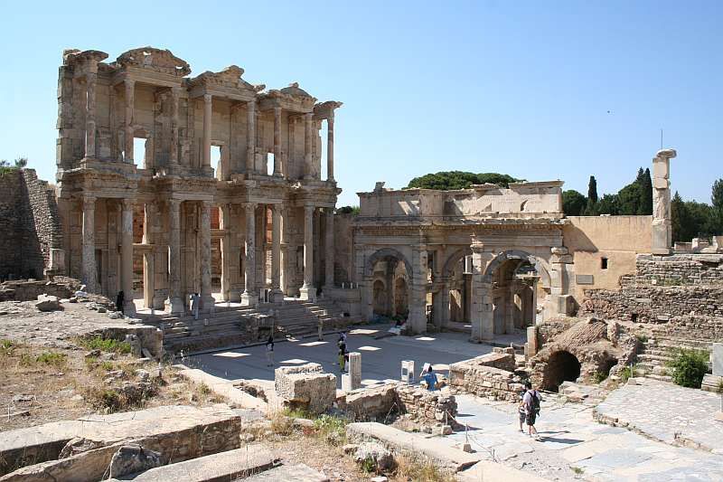 From Kusadasi or Izmir: Ephesus Private Tour - Timing, heat, and the two-hour walking requirement