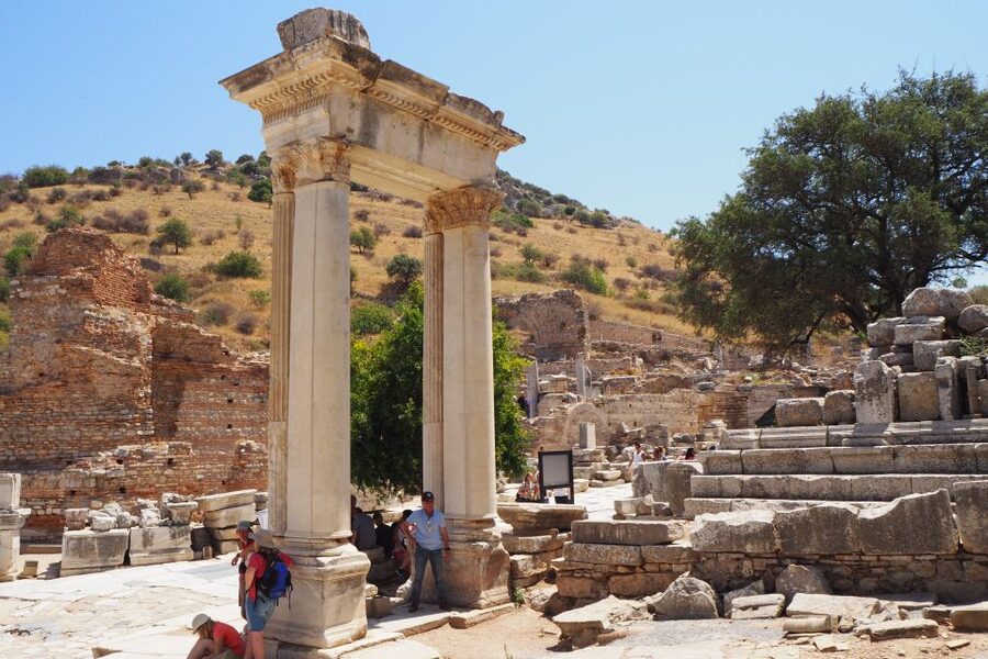 From Kusadasi Port: Ephesus Full-Day Private Trip - Heat, crowds, and walking under the sun