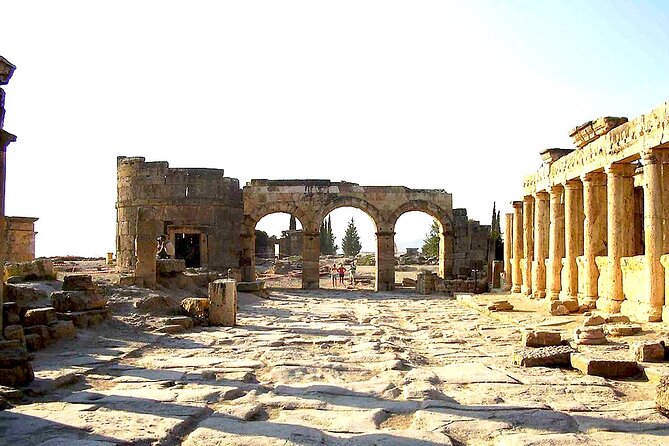 Full-Day Tour to Bodrum Pamukkale - How the guides and group setup affect the day