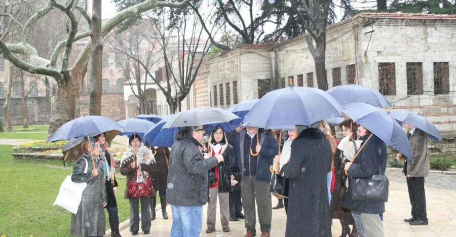 Full-Day Walking Tour of Istanbul's Old City - A two-hour lunch break in Sultanahmet