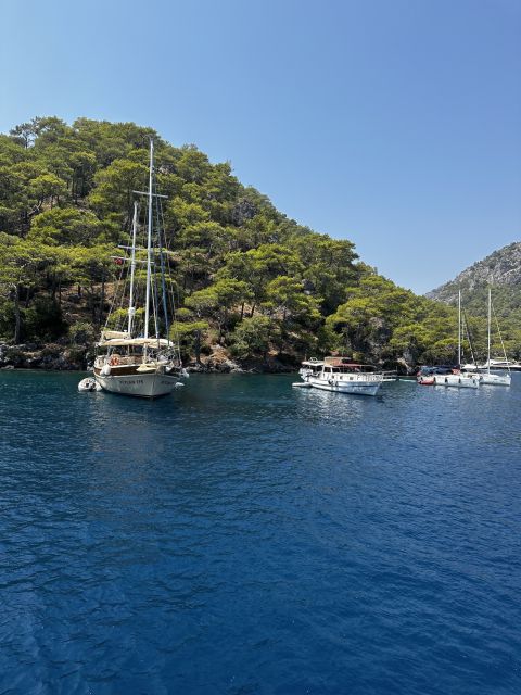 Gocek: Yacht Trip and 12 Island Full-Day Tour with Lunch - Food, crew, and the feel onboard