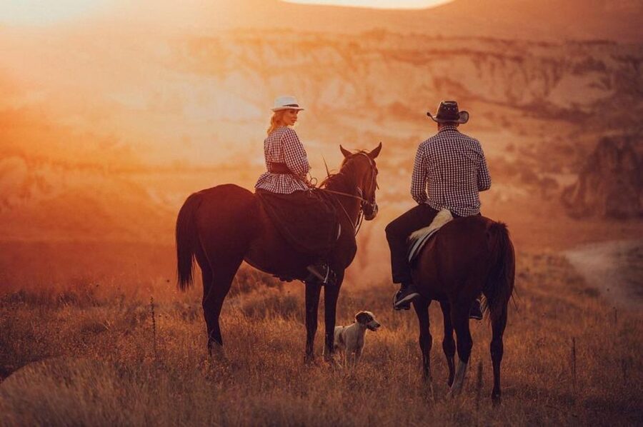 Goreme: Cappadocia Horse Riding Tour with Transfers - Meeting the horses and starting the trail