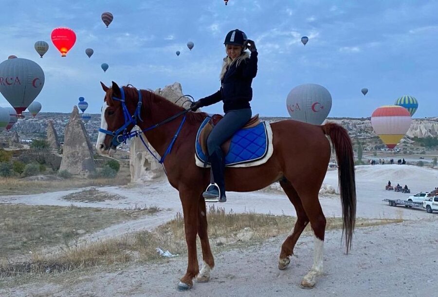 Goreme: Cappadocia Horse Riding Tour with Transfers - Meskendir Valley and the feel of the trail
