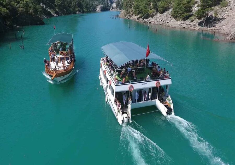 Green Canyon: Boot Tour with Lunch, Soft Drinks, & Transfer - What the guide service adds