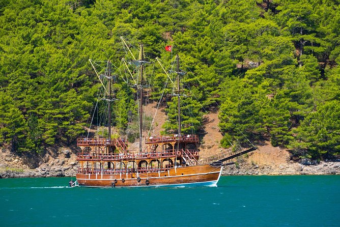 Green Canyon Jeep and Boat Tour with Lunch - Green Lake and the one-hour boat ride