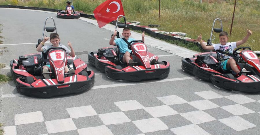 Icmeler: Go-Karting Adventure Trip with Hotel Pickup - Racing 20 to 25 laps in a 200cc Honda kart