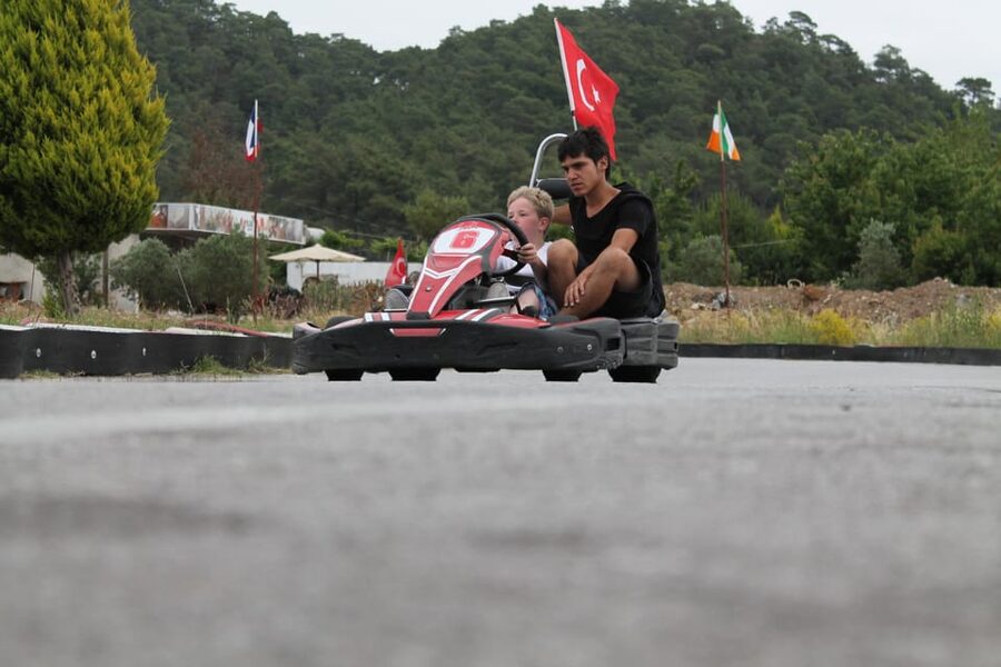 Icmeler: Go-Karting Adventure Trip with Hotel Pickup - Why the short format works for families