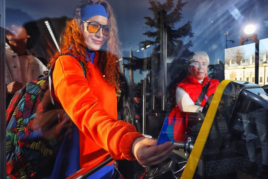 Istanbul: 1 or 2-Day Hop-On-Hop-Off Bus Tour Ticket - Taksim Square and Şişhane move inland