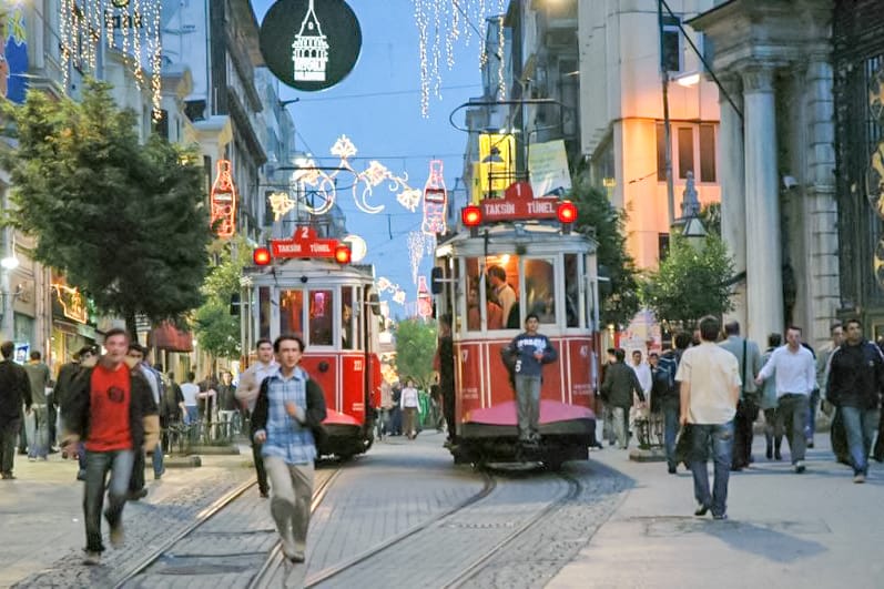 Istanbul: 1 or 2-Day Private Guided Tour with Hotel Transfer - How much walking and public transport to expect