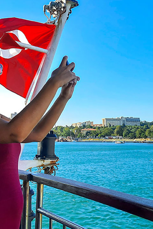 Istanbul: Asian Side Walking Tour with Ferry Ride - Who should book this Kadıköy walk?