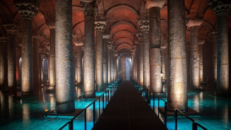 Istanbul: Basilica Cistern Skip-the-line Entry & Guided Tour - The 15 to 20-minute introduction